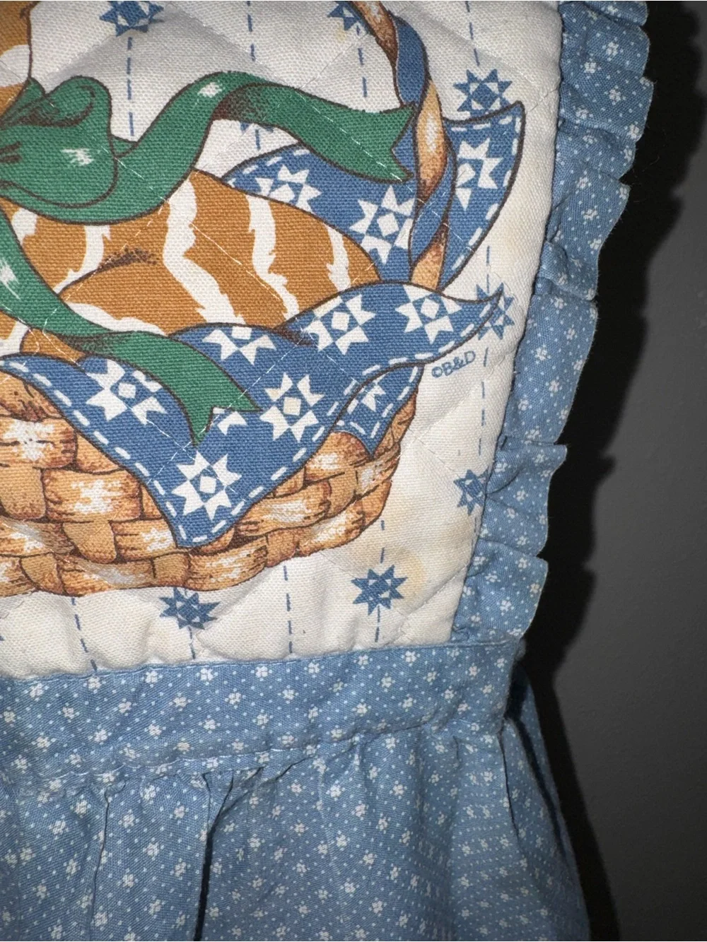 VTG B&D blue Ruffle kitty in basket Embroidery Apron Cottagecore Farmhouse
